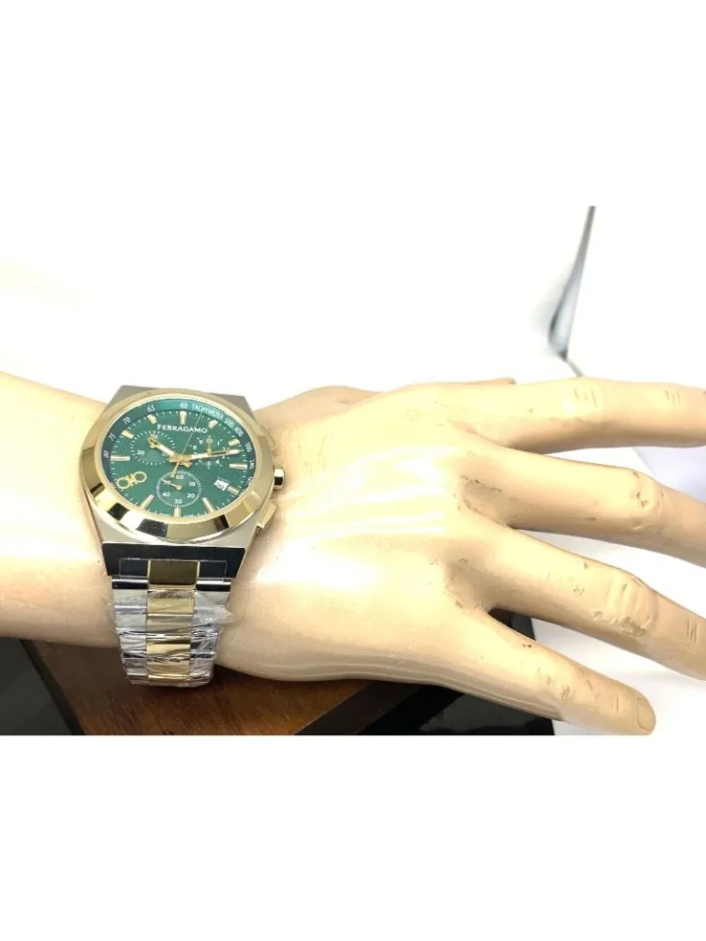 Salvatore Ferragamo F-80 Men's Watch Swiss Quartz Chronograph Green Dial Steel